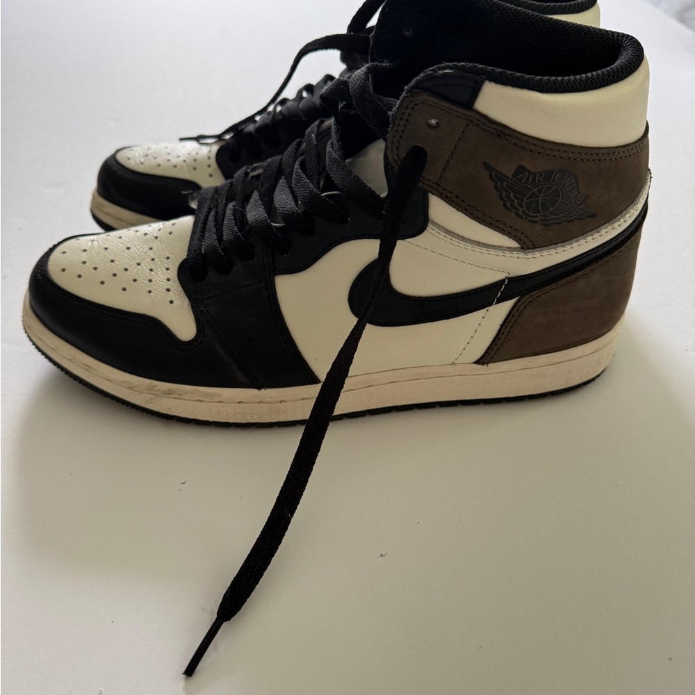 Nike Jordan’s high tops Black and White and mocha Sneakers High-Top Style